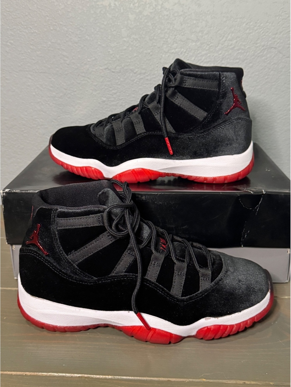 Jordan 11 Retro Bred Velvet